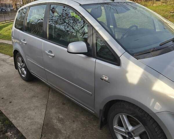 Серый Форд Focus C-Max, объемом двигателя 1.8 л и пробегом 205 тыс. км за 5700 $, фото 1 на Automoto.ua