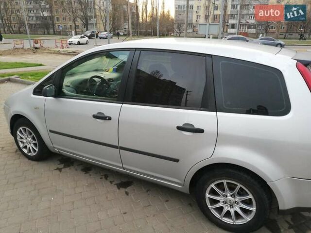 Сірий Форд Focus C-Max, об'ємом двигуна 1.6 л та пробігом 335 тис. км за 4500 $, фото 1 на Automoto.ua