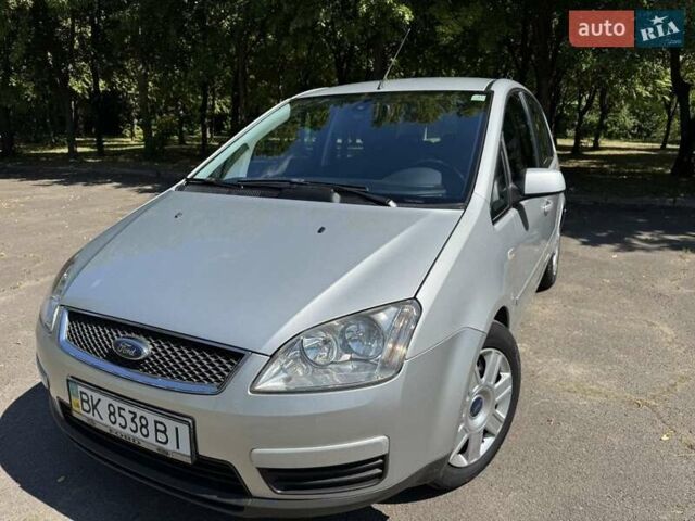 Серый Форд Focus C-Max, объемом двигателя 1.56 л и пробегом 256 тыс. км за 4950 $, фото 1 на Automoto.ua