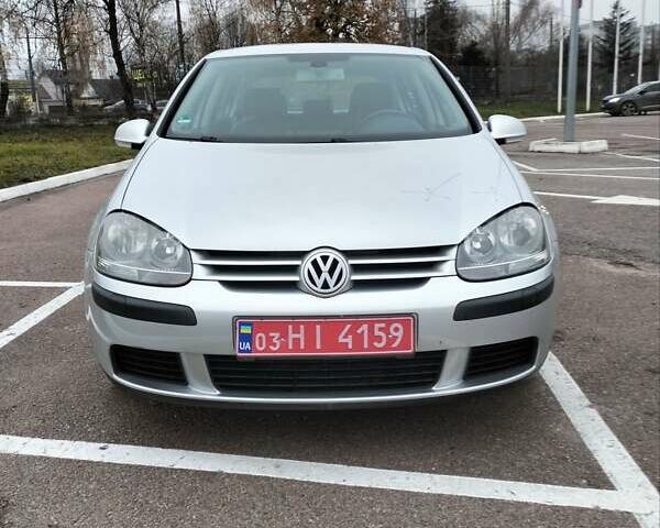 Серый Форд Focus C-Max, объемом двигателя 1.6 л и пробегом 168 тыс. км за 5800 $, фото 1 на Automoto.ua