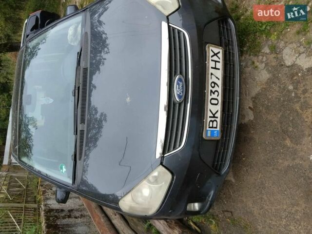 Сірий Форд Focus C-Max, об'ємом двигуна 1.8 л та пробігом 262 тис. км за 4000 $, фото 1 на Automoto.ua