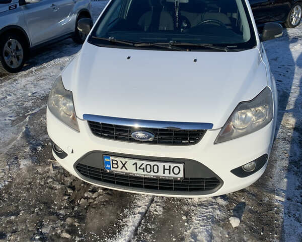 Белый Форд Фокус, объемом двигателя 1.39 л и пробегом 185 тыс. км за 4000 $, фото 1 на Automoto.ua