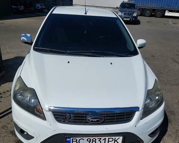 Білий Форд Фокус, об'ємом двигуна 1.8 л та пробігом 298 тис. км за 6000 $, фото 1 на Automoto.ua