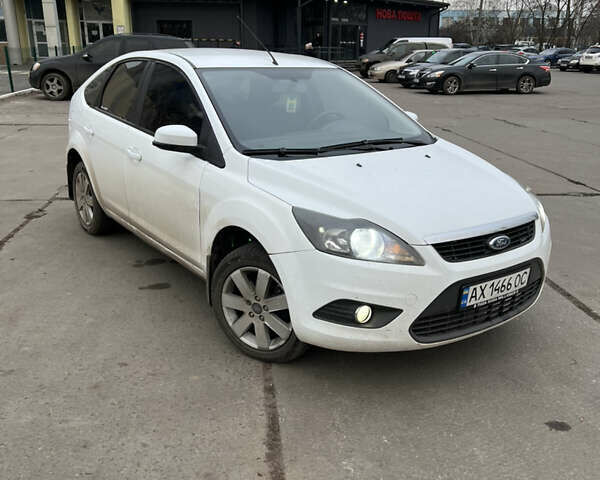 Білий Форд Фокус, об'ємом двигуна 1.6 л та пробігом 171 тис. км за 5800 $, фото 1 на Automoto.ua