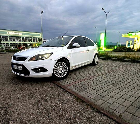Белый Форд Фокус, объемом двигателя 1.6 л и пробегом 0 тыс. км за 4000 $, фото 1 на Automoto.ua