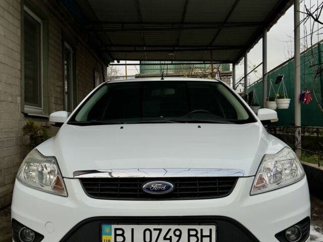 Белый Форд Фокус, объемом двигателя 1.6 л и пробегом 103 тыс. км за 7200 $, фото 1 на Automoto.ua