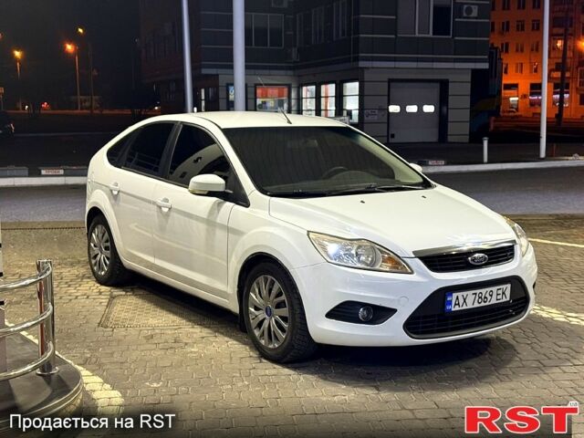 Белый Форд Фокус, объемом двигателя 1.6 л и пробегом 210 тыс. км за 5500 $, фото 1 на Automoto.ua