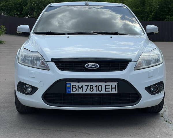 Белый Форд Фокус, объемом двигателя 2 л и пробегом 250 тыс. км за 6500 $, фото 1 на Automoto.ua