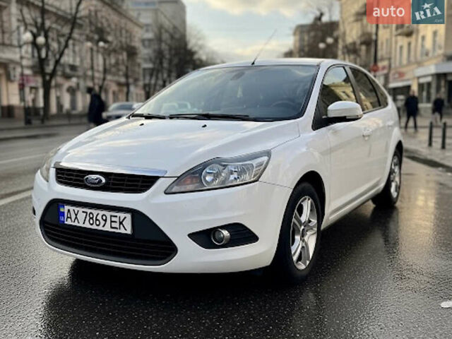 Білий Форд Фокус, об'ємом двигуна 1.6 л та пробігом 210 тис. км за 5800 $, фото 1 на Automoto.ua