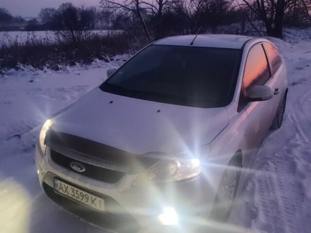 Белый Форд Фокус, объемом двигателя 1.4 л и пробегом 420 тыс. км за 4700 $, фото 1 на Automoto.ua