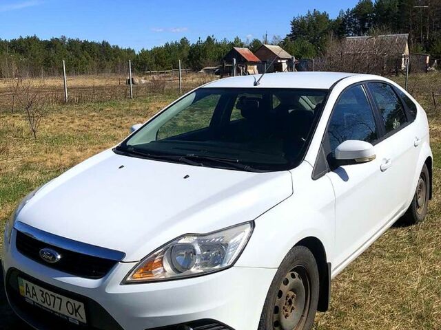 Белый Форд Фокус, объемом двигателя 1.6 л и пробегом 152 тыс. км за 6900 $, фото 1 на Automoto.ua