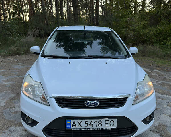 Білий Форд Фокус, об'ємом двигуна 1.39 л та пробігом 222 тис. км за 5300 $, фото 1 на Automoto.ua