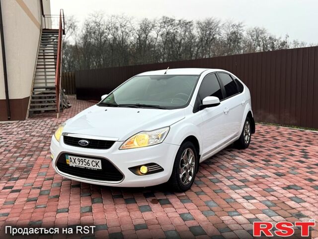 Білий Форд Фокус, об'ємом двигуна 1.6 л та пробігом 148 тис. км за 5500 $, фото 1 на Automoto.ua