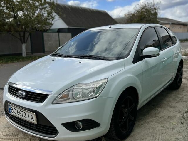 Белый Форд Фокус, объемом двигателя 1.6 л и пробегом 232 тыс. км за 5300 $, фото 1 на Automoto.ua