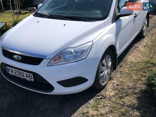 Белый Форд Фокус, объемом двигателя 1.39 л и пробегом 190 тыс. км за 5300 $, фото 1 на Automoto.ua