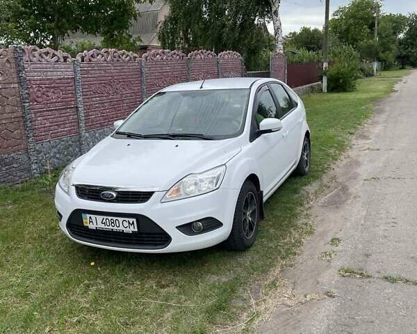 Белый Форд Фокус, объемом двигателя 1.4 л и пробегом 151 тыс. км за 6300 $, фото 1 на Automoto.ua