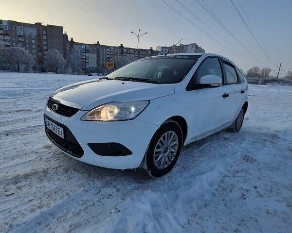 Білий Форд Фокус, об'ємом двигуна 1.4 л та пробігом 215 тис. км за 5300 $, фото 1 на Automoto.ua