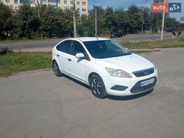 Білий Форд Фокус, об'ємом двигуна 1.4 л та пробігом 231 тис. км за 5100 $, фото 1 на Automoto.ua