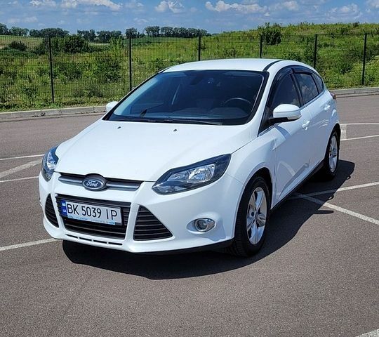 Белый Форд Фокус, объемом двигателя 1.6 л и пробегом 255 тыс. км за 6700 $, фото 1 на Automoto.ua