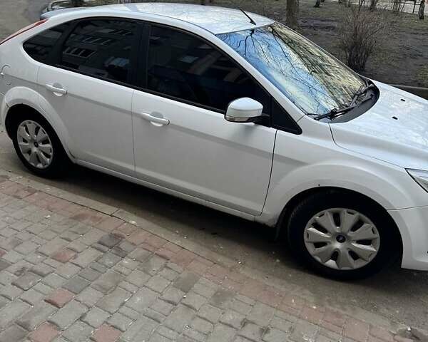 Білий Форд Фокус, об'ємом двигуна 1.8 л та пробігом 293 тис. км за 6300 $, фото 1 на Automoto.ua