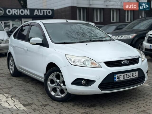 Белый Форд Фокус, объемом двигателя 1.6 л и пробегом 198 тыс. км за 5900 $, фото 1 на Automoto.ua