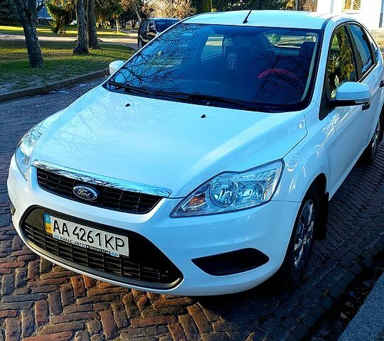 Белый Форд Фокус, объемом двигателя 1.4 л и пробегом 92 тыс. км за 8800 $, фото 1 на Automoto.ua