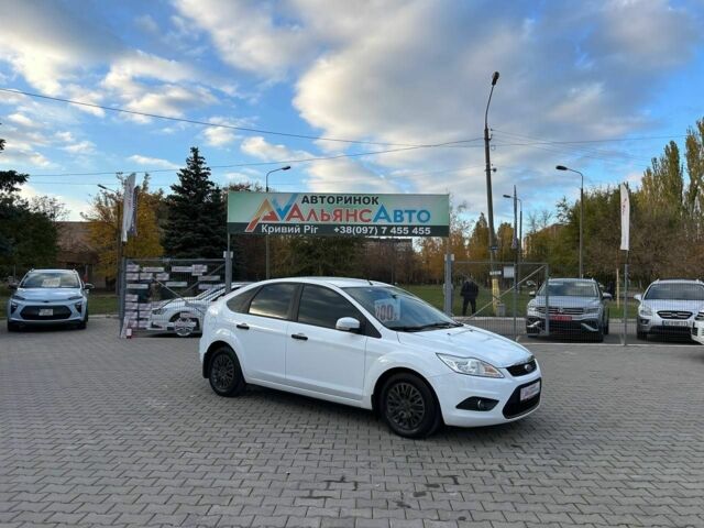 Белый Форд Фокус, объемом двигателя 1.4 л и пробегом 167 тыс. км за 5900 $, фото 1 на Automoto.ua