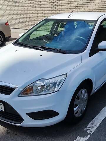 Білий Форд Фокус, об'ємом двигуна 1.4 л та пробігом 207 тис. км за 5200 $, фото 1 на Automoto.ua