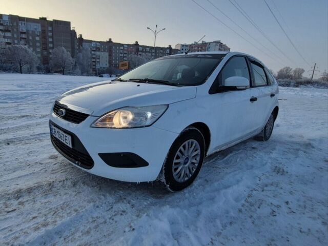 Белый Форд Фокус, объемом двигателя 1.4 л и пробегом 215 тыс. км за 4700 $, фото 1 на Automoto.ua