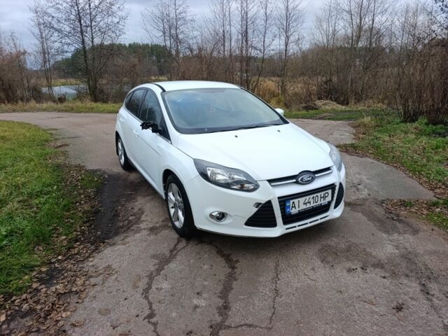 Белый Форд Фокус, объемом двигателя 0 л и пробегом 250 тыс. км за 3750 $, фото 1 на Automoto.ua