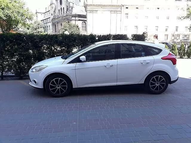 Білий Форд Фокус, об'ємом двигуна 1.6 л та пробігом 239 тис. км за 7500 $, фото 1 на Automoto.ua