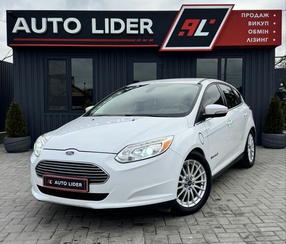 Белый Форд Фокус, объемом двигателя 0 л и пробегом 146 тыс. км за 7999 $, фото 1 на Automoto.ua