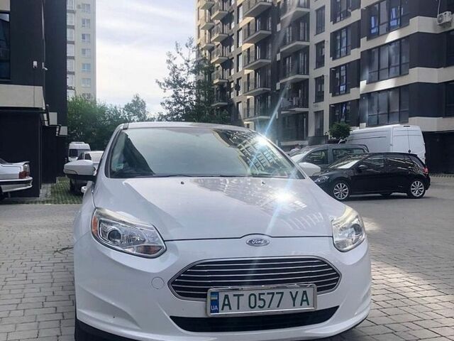 Білий Форд Фокус, об'ємом двигуна 0 л та пробігом 117 тис. км за 6200 $, фото 1 на Automoto.ua