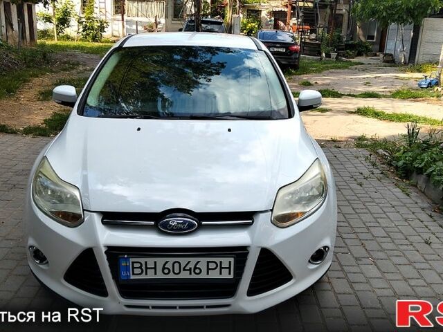 Білий Форд Фокус, об'ємом двигуна 2 л та пробігом 242 тис. км за 6500 $, фото 1 на Automoto.ua