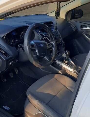 Белый Форд Фокус, объемом двигателя 1.6 л и пробегом 363 тыс. км за 8000 $, фото 1 на Automoto.ua