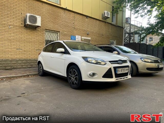 Белый Форд Фокус, объемом двигателя 1.6 л и пробегом 214 тыс. км за 7700 $, фото 1 на Automoto.ua