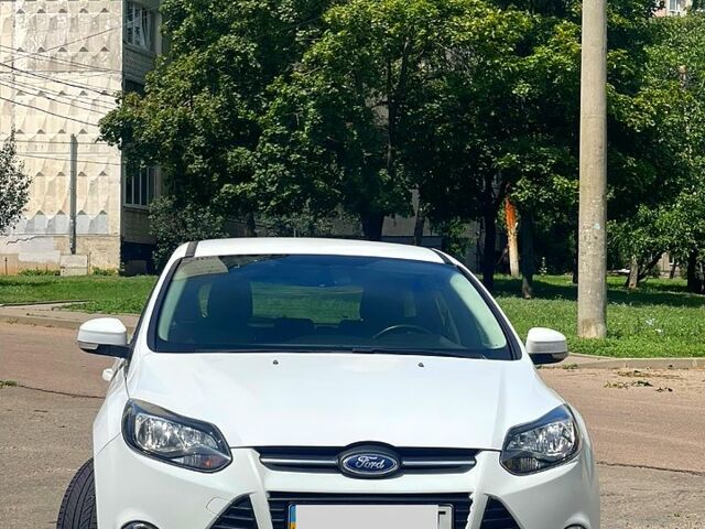 Белый Форд Фокус, объемом двигателя 1 л и пробегом 131 тыс. км за 4700 $, фото 1 на Automoto.ua