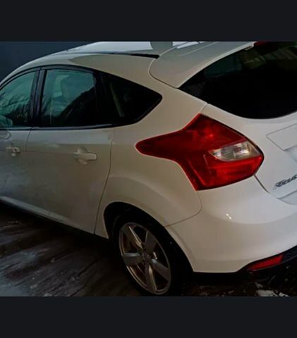 Білий Форд Фокус, об'ємом двигуна 1 л та пробігом 165 тис. км за 6000 $, фото 1 на Automoto.ua