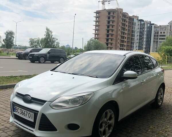 Белый Форд Фокус, объемом двигателя 1 л и пробегом 140 тыс. км за 6000 $, фото 1 на Automoto.ua