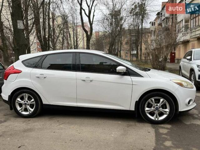 Белый Форд Фокус, объемом двигателя 2 л и пробегом 226 тыс. км за 7500 $, фото 1 на Automoto.ua