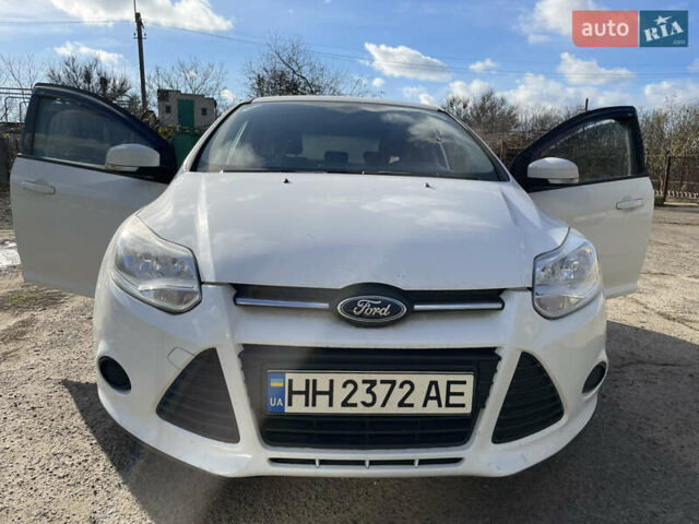 Білий Форд Фокус, об'ємом двигуна 1 л та пробігом 113 тис. км за 5500 $, фото 1 на Automoto.ua
