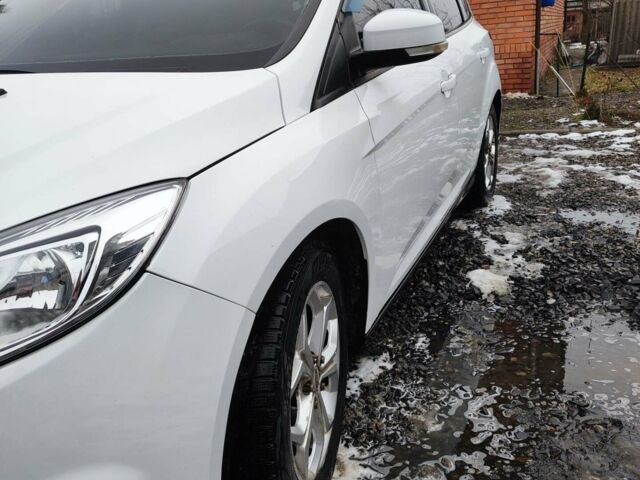 Білий Форд Фокус, об'ємом двигуна 1 л та пробігом 132 тис. км за 6000 $, фото 1 на Automoto.ua