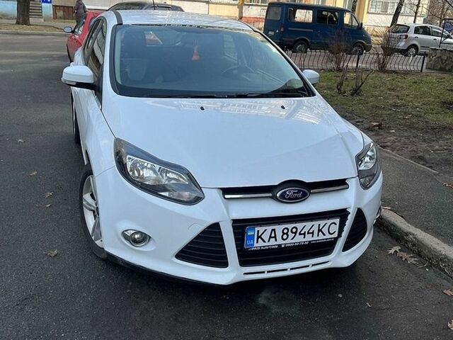 Белый Форд Фокус, объемом двигателя 1 л и пробегом 174 тыс. км за 6400 $, фото 1 на Automoto.ua