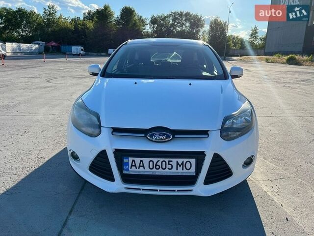 Белый Форд Фокус, объемом двигателя 1.6 л и пробегом 242 тыс. км за 7500 $, фото 1 на Automoto.ua