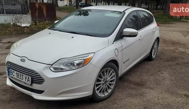Белый Форд Фокус, объемом двигателя 0 л и пробегом 179 тыс. км за 8500 $, фото 1 на Automoto.ua
