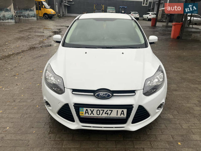 Форд Фокус 2013 в Сумах на Automoto.ua Белый Форд Фокус, объемом двигателя 1 л и пробегом 215 тыс. км за 6500 $, фото 1 на Automoto.ua