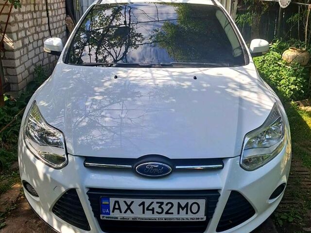 Белый Форд Фокус, объемом двигателя 1.6 л и пробегом 126 тыс. км за 8100 $, фото 1 на Automoto.ua