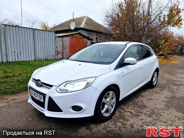 Белый Форд Фокус, объемом двигателя 1 л и пробегом 149 тыс. км за 5600 $, фото 1 на Automoto.ua