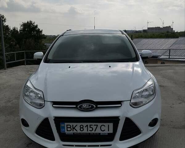Белый Форд Фокус, объемом двигателя 1 л и пробегом 190 тыс. км за 5850 $, фото 1 на Automoto.ua
