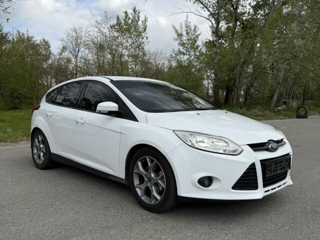 Белый Форд Фокус, объемом двигателя 2 л и пробегом 168 тыс. км за 4300 $, фото 1 на Automoto.ua